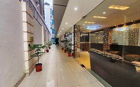 Hotel Lee International